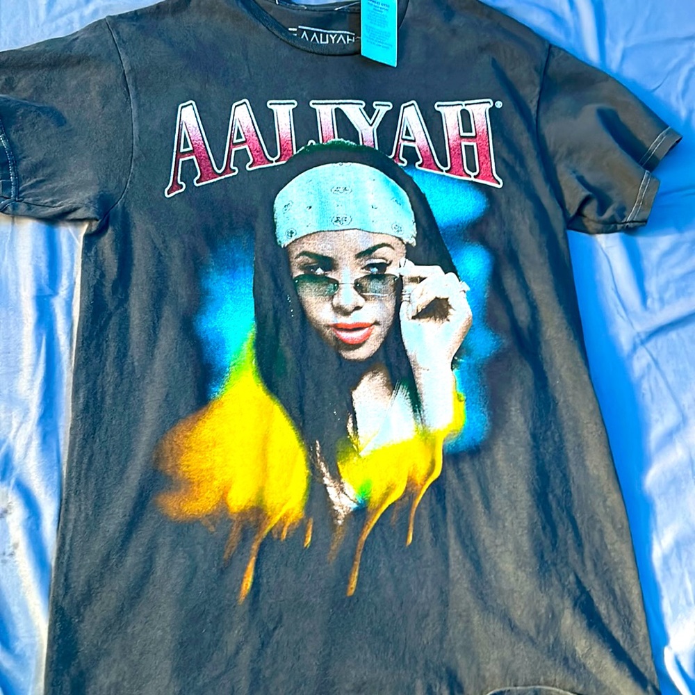 Aaliyah Graphic tee S